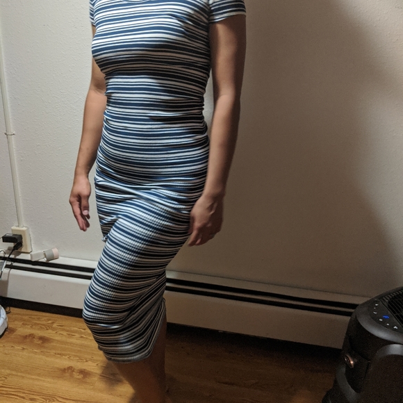 Dress - Picture 5 of 6